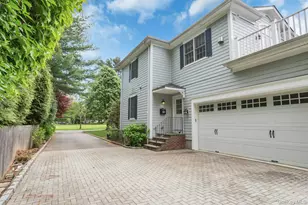 11 Plandome Dr, Manhasset, NY 11030 - Photo 37