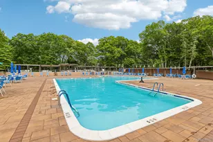 196 Newcastle Ct, Ridge, NY 11961 - Photo 15