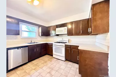 4 Ashwood Road #A, Port Washington, NY 11050 - Photo 11