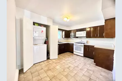 4 Ashwood Road #A, Port Washington, NY 11050 - Photo 3