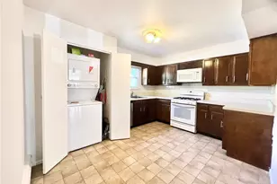 4 Ashwood Rd, Port Washington, NY 11050 - Photo 3