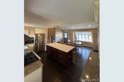 12 Weiss Place, Deer Park, NY 11729 - Photo 5