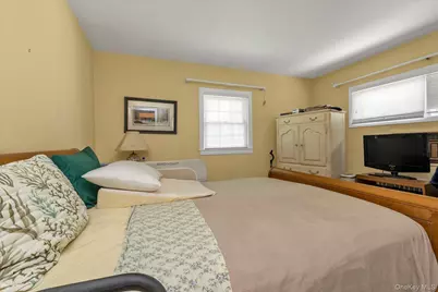 668 Mead Terrace, West Hempstead, NY 11550 - Photo 11
