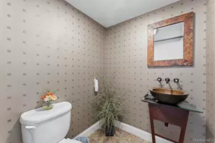 76 Estate Dr, Jericho, NY 11753 - Photo 11