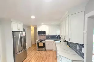 185 Audley Ct, Copiague, NY 11726 - Photo 9