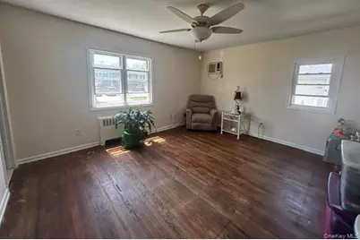 185 Audley Court, Copiague, NY 11726 - Photo 17
