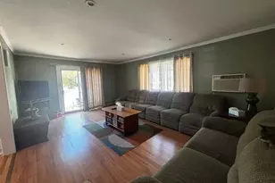185 Audley Ct, Copiague, NY 11726 - Photo 11