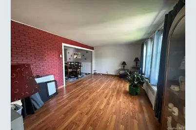 185 Audley Court, Copiague, NY 11726 - Photo 5