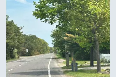 358 S Service Road, Center Moriches, NY 11934 - Photo 9