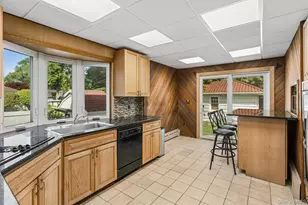 50 Roxbury Rd, Rockville Centre, NY 11570 - Photo 17