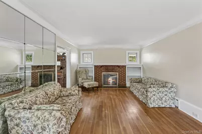 50 Roxbury Road, Rockville Centre, NY 11570 - Photo 9