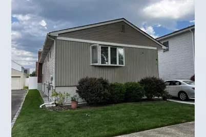 9 Smith Place, Williston Park, NY 11596 - Photo 1