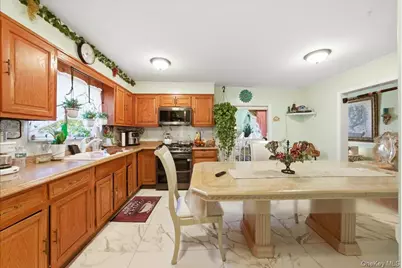 2594 Schurz Avenue, Bronx, NY 10465 - Photo 27