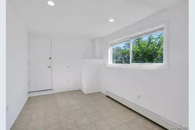 20 Handsome Avenue, Selden, NY 11784 - Photo 9