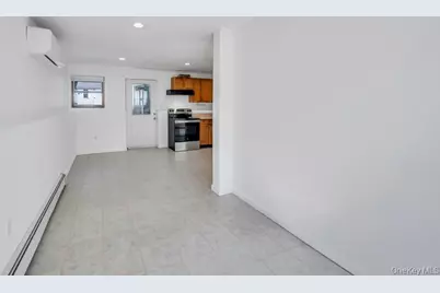 20 Handsome Avenue, Selden, NY 11784 - Photo 5