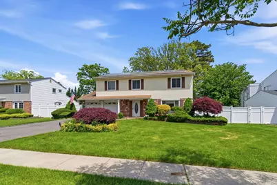 33 Roy Drive, Nesconset, NY 11767 - Photo 3
