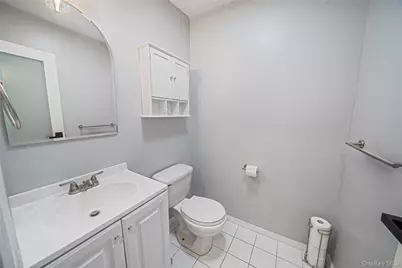 2 Clubhouse Circle, Central Islip, NY 11722 - Photo 9