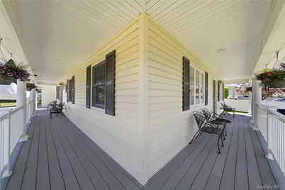 93 Meroke Lane, East Islip, NY 11730 - Photo 21