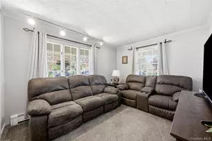 93 Meroke Ln, East Islip, NY 11730 - Photo 15