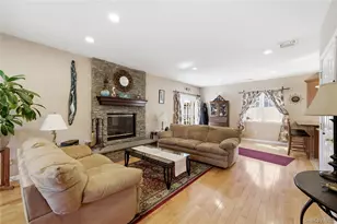 93 Meroke Ln, East Islip, NY 11730 - Photo 5
