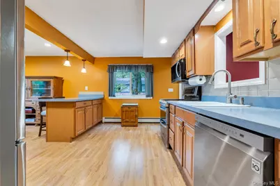 277 Magnolia Drive, Selden, NY 11784 - Photo 29