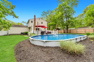 277 Magnolia Dr, Selden, NY 11784 - Photo 11