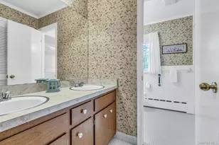 15 Palmer Dr, Sayville, NY 11782 - Photo 23