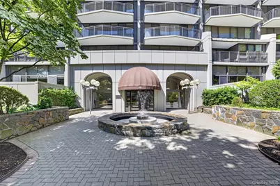 15 Stewart Place #7H, White Plains, NY 10603 - Photo 1
