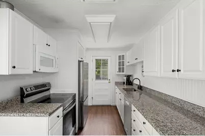 88 Tulipwood Drive, Commack, NY 11725 - Photo 7