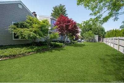 88 Tulipwood Drive, Commack, NY 11725 - Photo 17