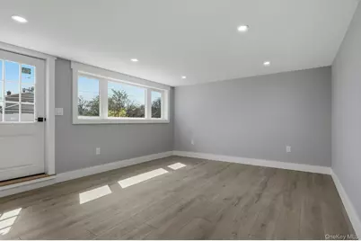 2040 Wellington Court, Westbury, NY 11590 - Photo 39