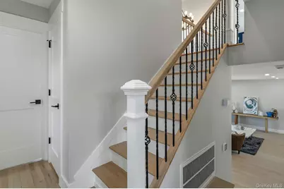 2040 Wellington Court, Westbury, NY 11590 - Photo 31