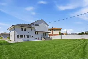 2040 Wellington Ct, Westbury, NY 11590 - Photo 5