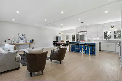 2040 Wellington Court, Westbury, NY 11590 - Photo 11