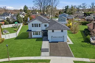 2040 Wellington Ct, Westbury, NY 11590 - Photo 43