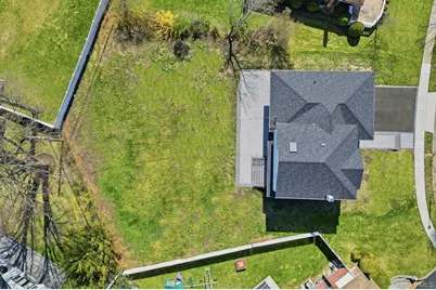 2040 Wellington Court, Westbury, NY 11590 - Photo 45