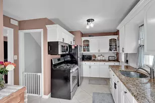 31 Locust Ave E, Farmingdale, NY 11735 - Photo 13