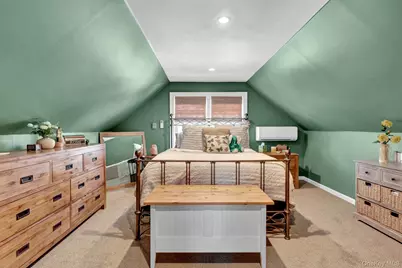 31 Locust Avenue E, Farmingdale, NY 11735 - Photo 19