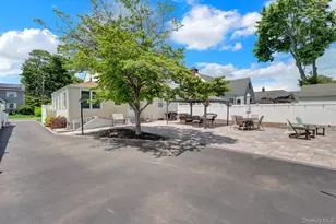 31 Locust Ave E, Farmingdale, NY 11735 - Photo 33