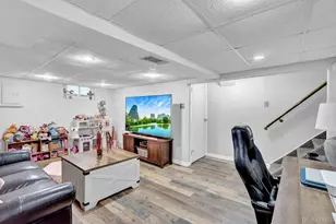 31 Locust Ave E, Farmingdale, NY 11735 - Photo 23