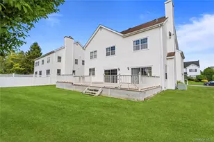 225 Barton Ave, Melville, NY 11747 - Photo 23
