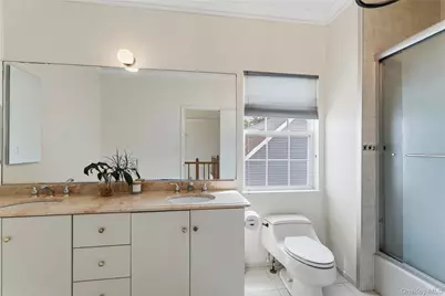 225 Barton Avenue, Melville, NY 11747 - Photo 17
