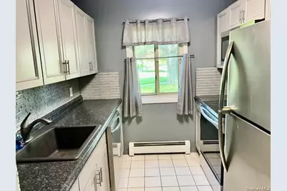 2439 Union Blvd. Apt 2A #2A, Islip, NY 11751 - Photo 3