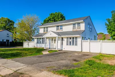 147 Branch Avenue, Central Islip, NY 11722 - Photo 5