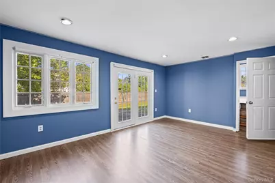 147 Branch Avenue, Central Islip, NY 11722 - Photo 21