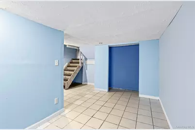 147 Branch Avenue, Central Islip, NY 11722 - Photo 33