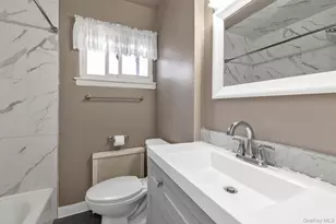 106 Green Ave, Hempstead, NY 11550 - Photo 11