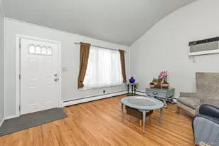 106 Green Ave, Hempstead, NY 11550 - Photo 5