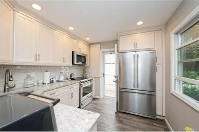 25 Rock Lane, Levittown, NY 11756 - Photo 9