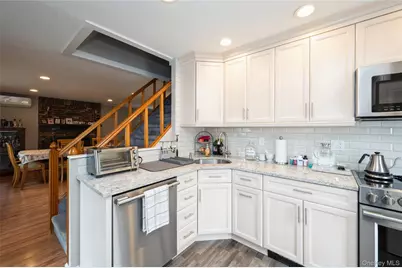 25 Rock Lane, Levittown, NY 11756 - Photo 11